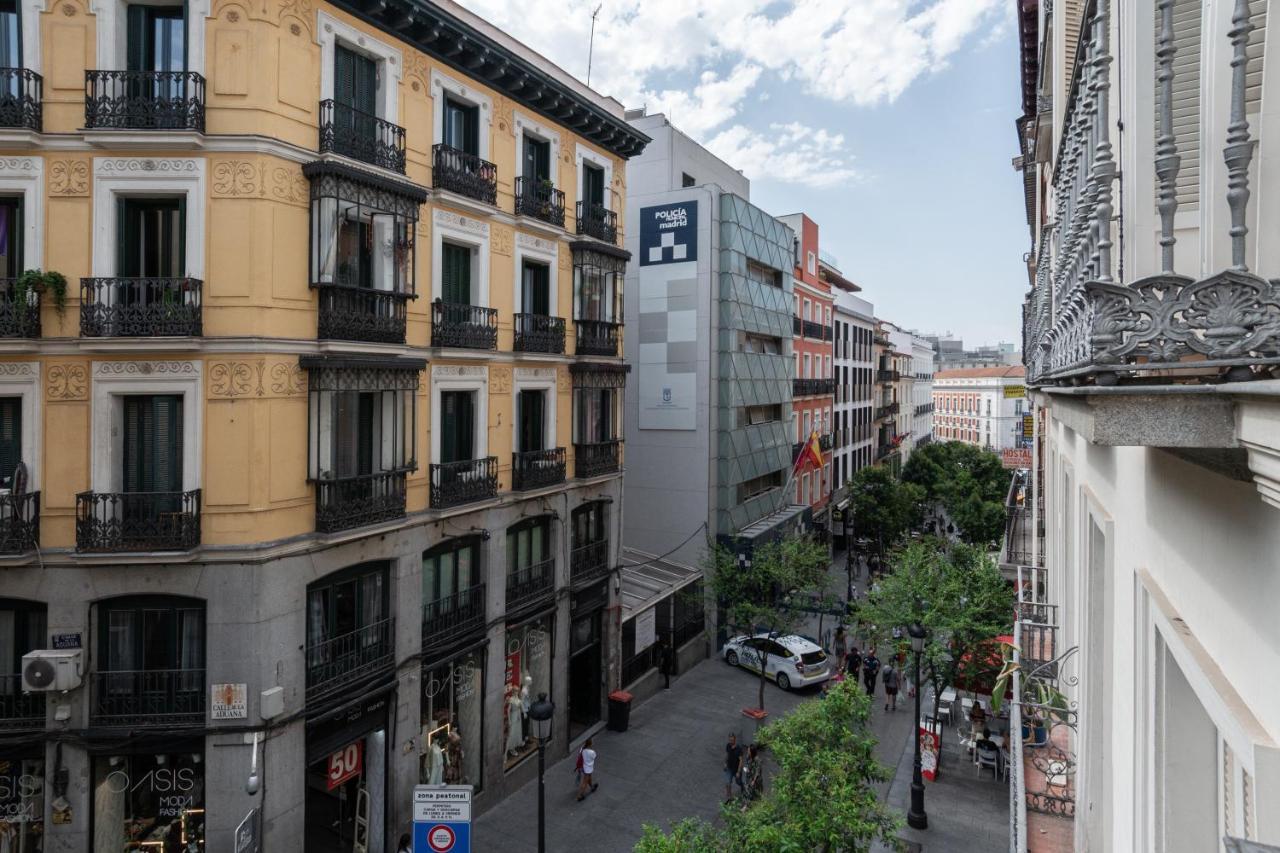 Apartament Jacuzzi Full Exterior Sol, By Monaro***** Madrid